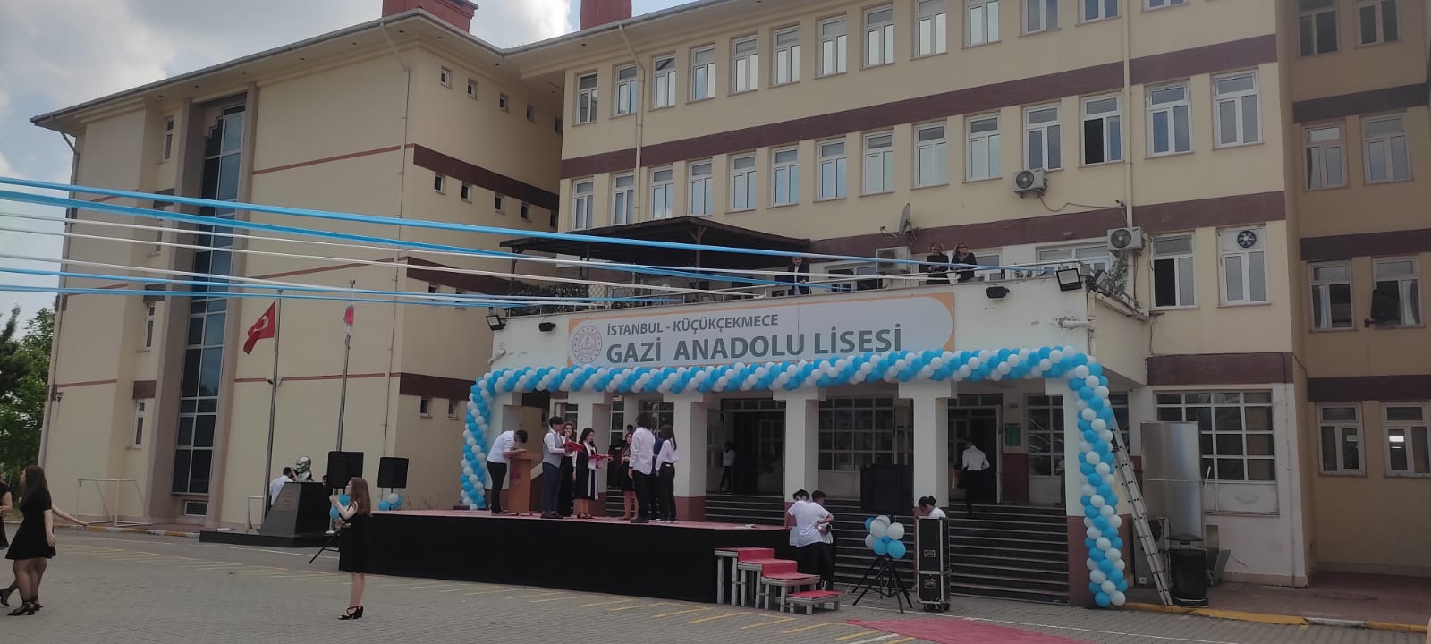 PODYUM SAHNE KİRALAMA